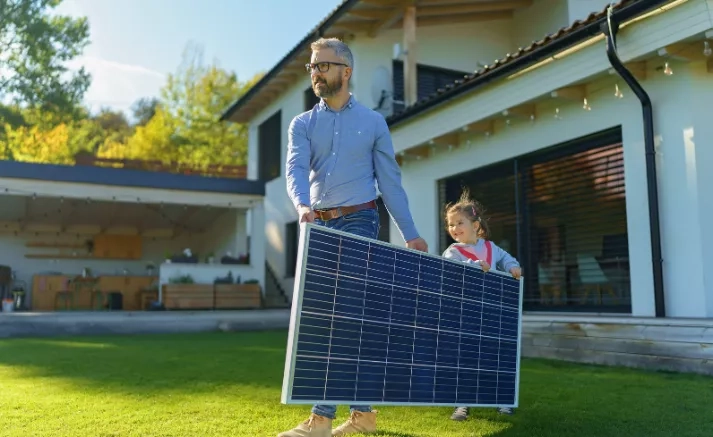 Panneau solaire et famille